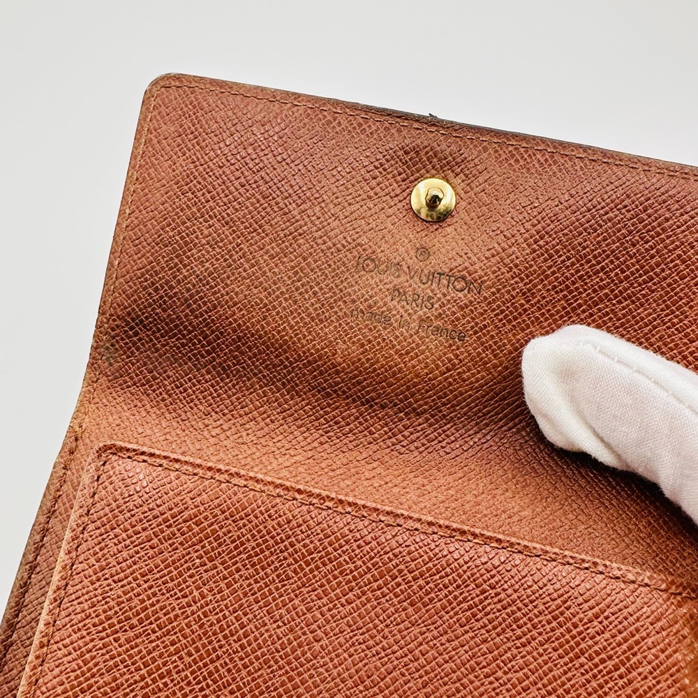 Louis Vuitton Compact Monogram Wallet - Picture 8 of 9